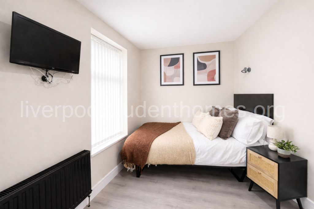 Room Shaw Street in Liverpool