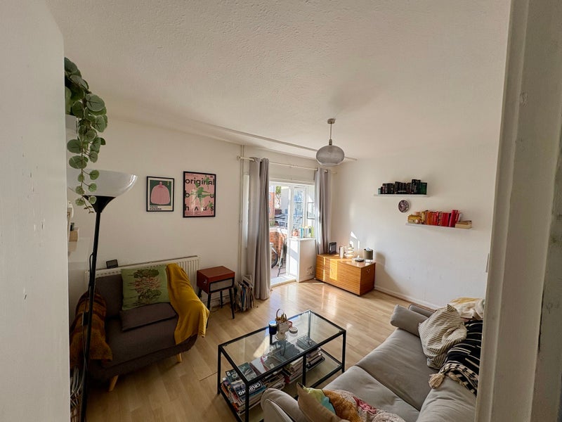 Room Essex Road in Greater London