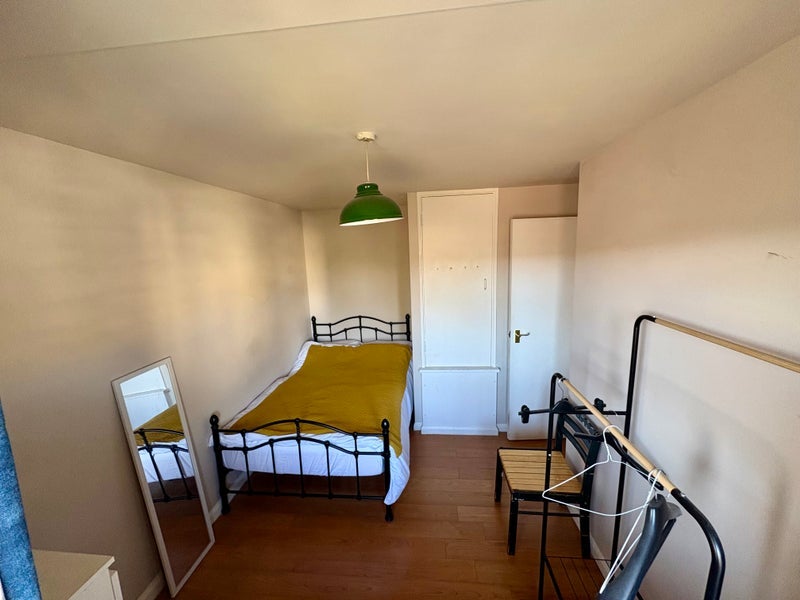 Room Essex Road in Greater London
