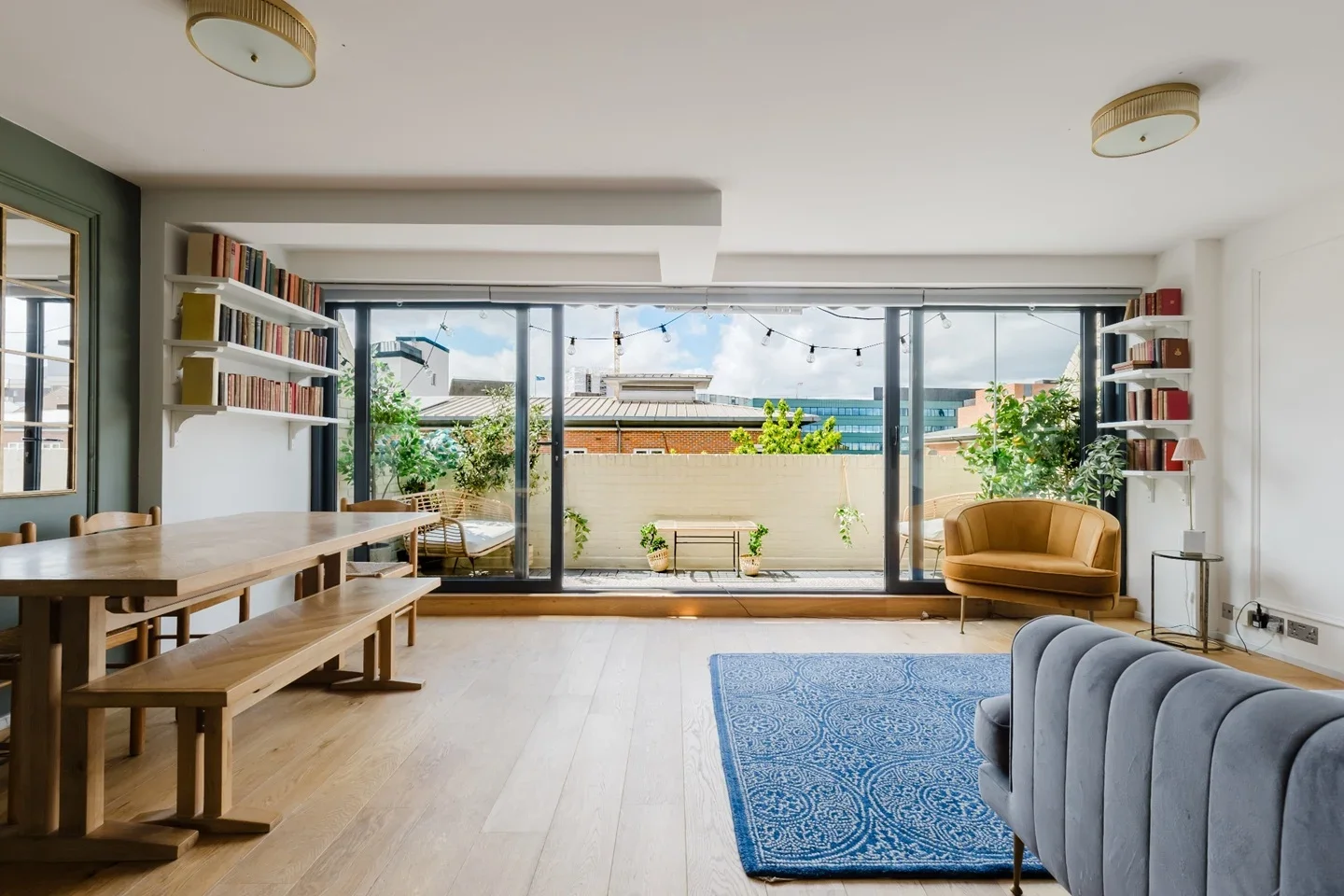 Flat Lambeth Walk in Greater London