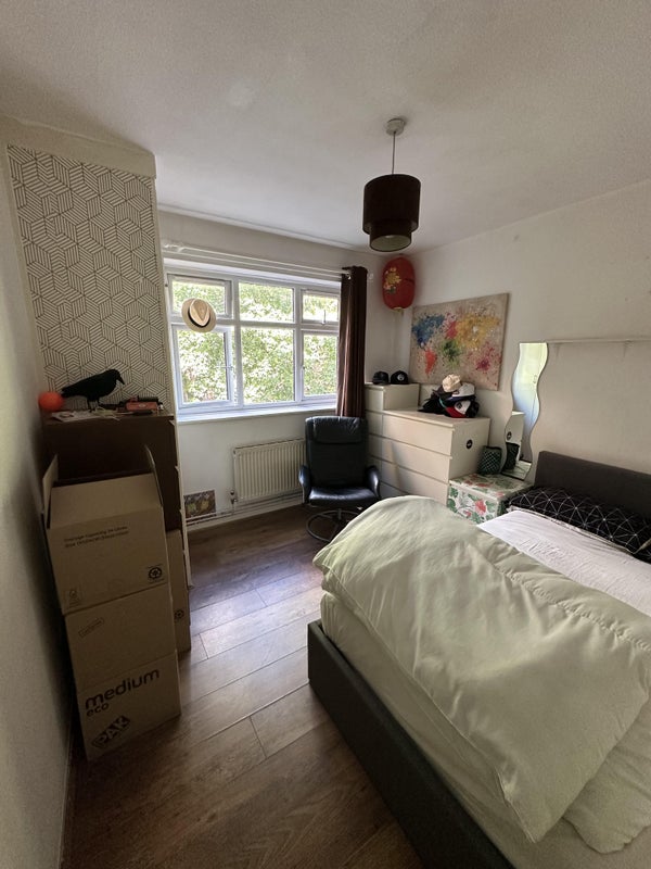 Room Ringford Road in Greater London