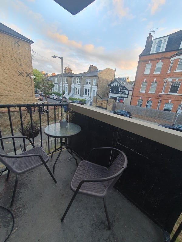 Room Ringford Road in Greater London