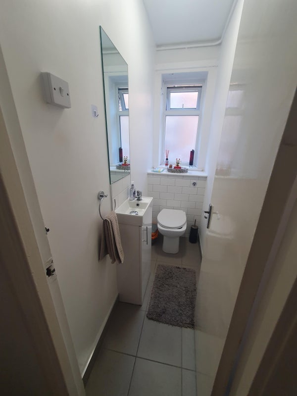 Room Ringford Road in Greater London