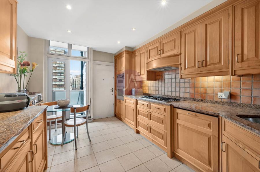Flat Prince Albert Court in City of Westminster