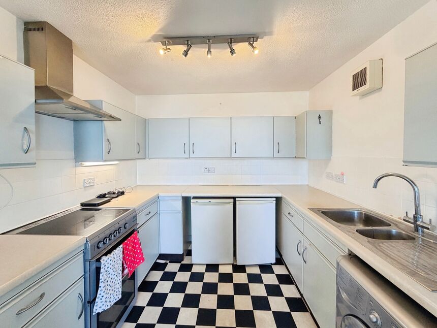 Flat Princes Road in Borough of Spelthorne