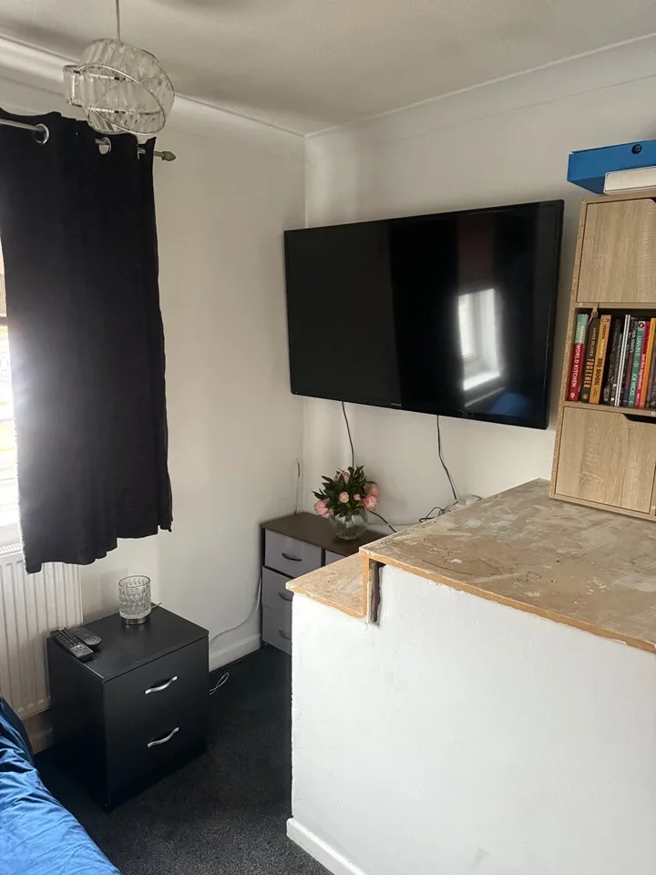 Room Shepherds Lane in Bracknell