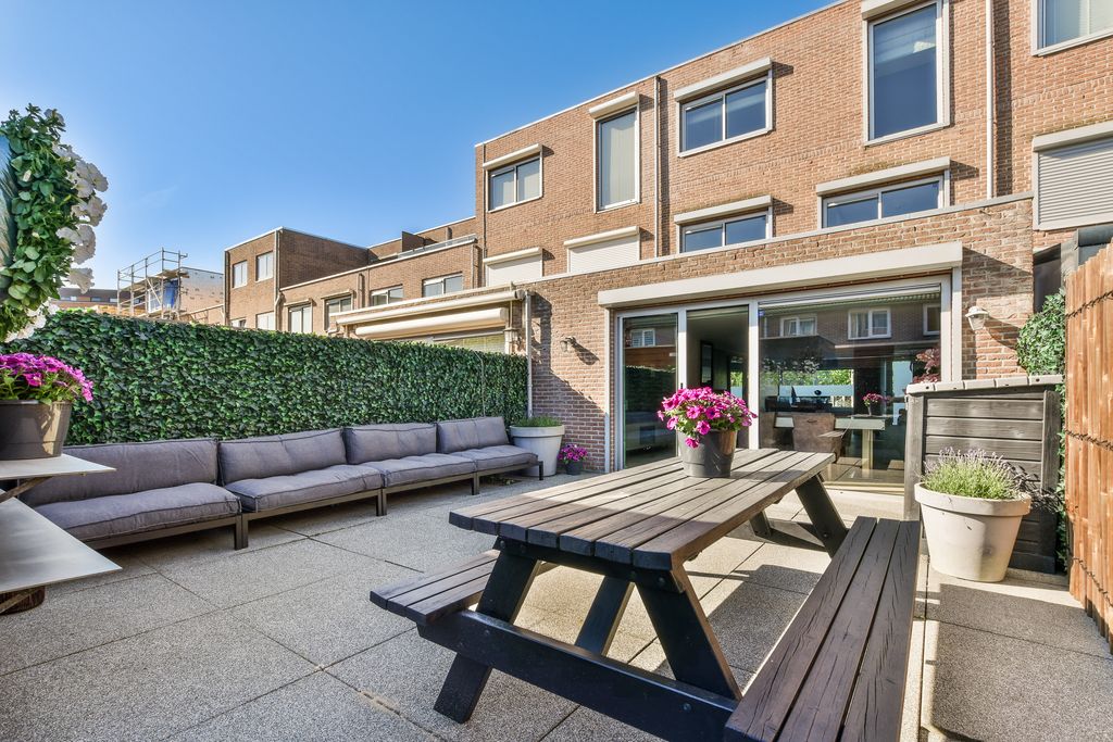 Huis Iwan Kantemanplein 20