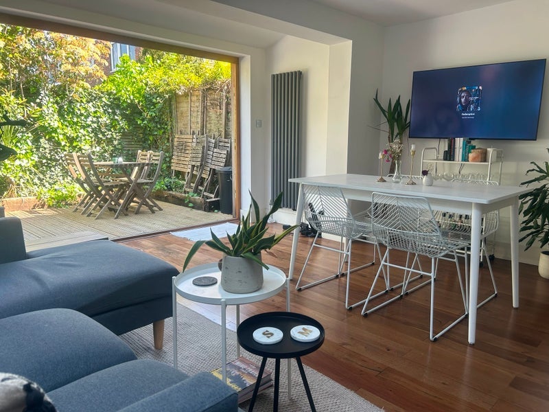Room Glycena Road in Greater London