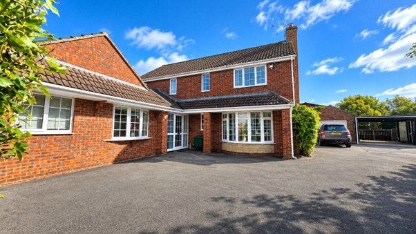 House Saint Philip's Road in Stratton St. Margaret