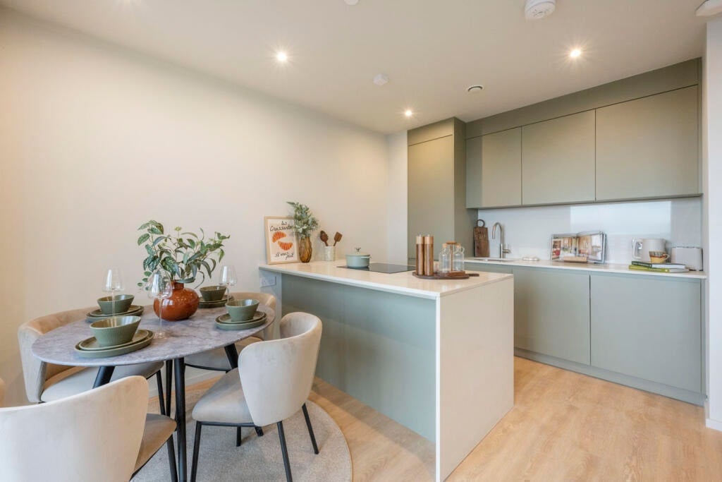 Flat Selsdon Way in Greater London