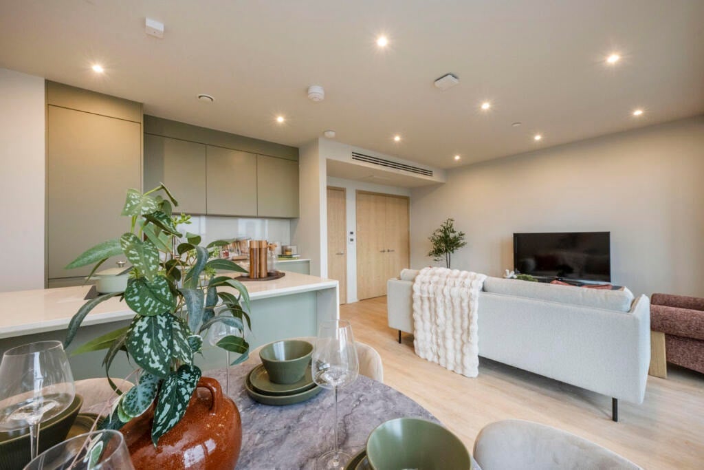 Flat Selsdon Way in Greater London