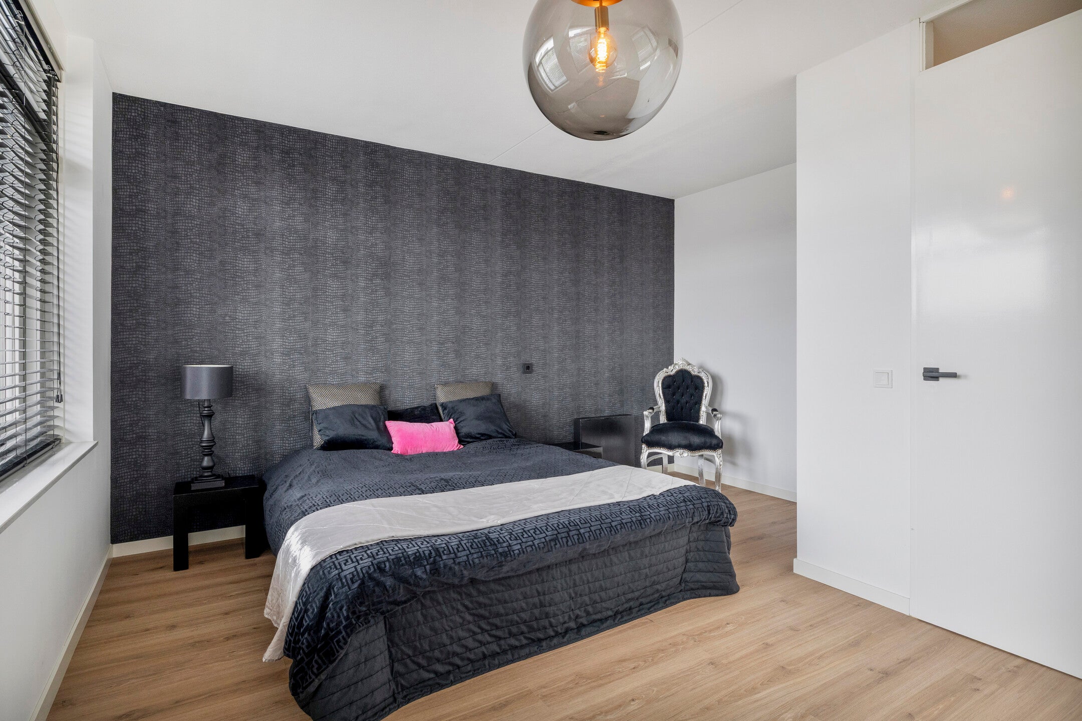 Tussenwoning te koop: Hubertuslaan 30, Etten-Leur