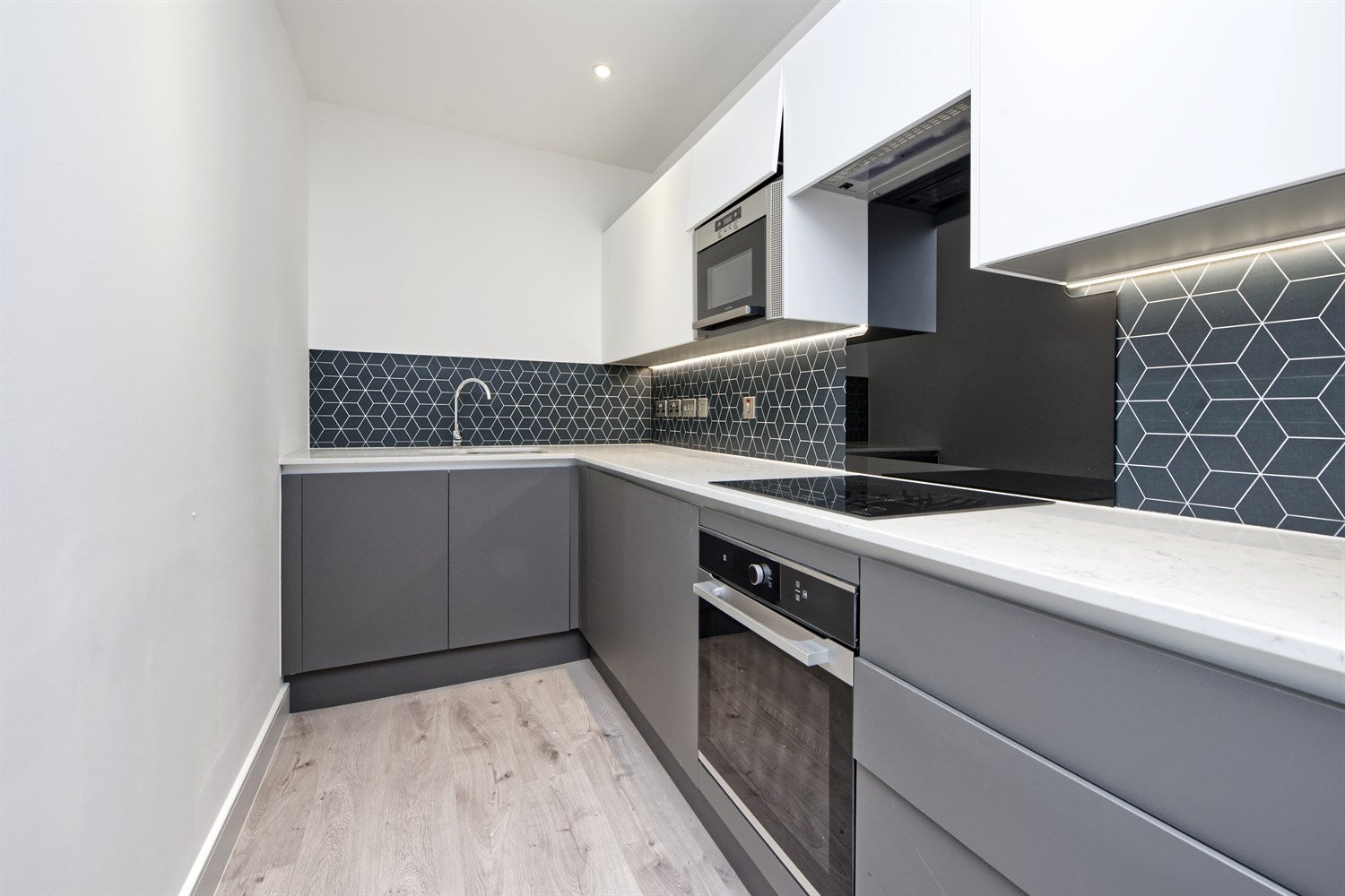 Flat Clapham Road in Greater London