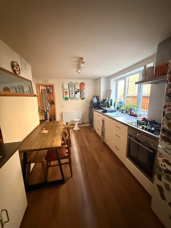 Flat Avonley Road in Greater London