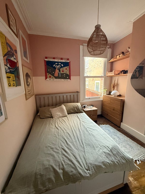 Flat Avonley Road in Greater London