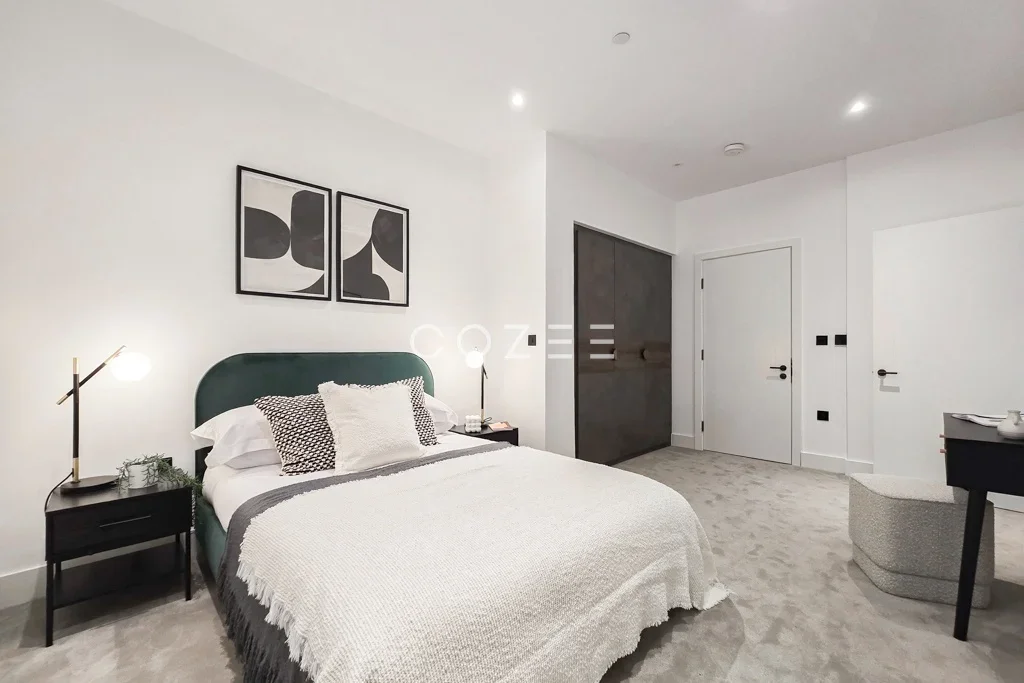 Flat Norton Folgate in Greater London