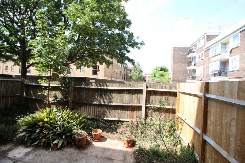 Room Teviot Street in Greater London