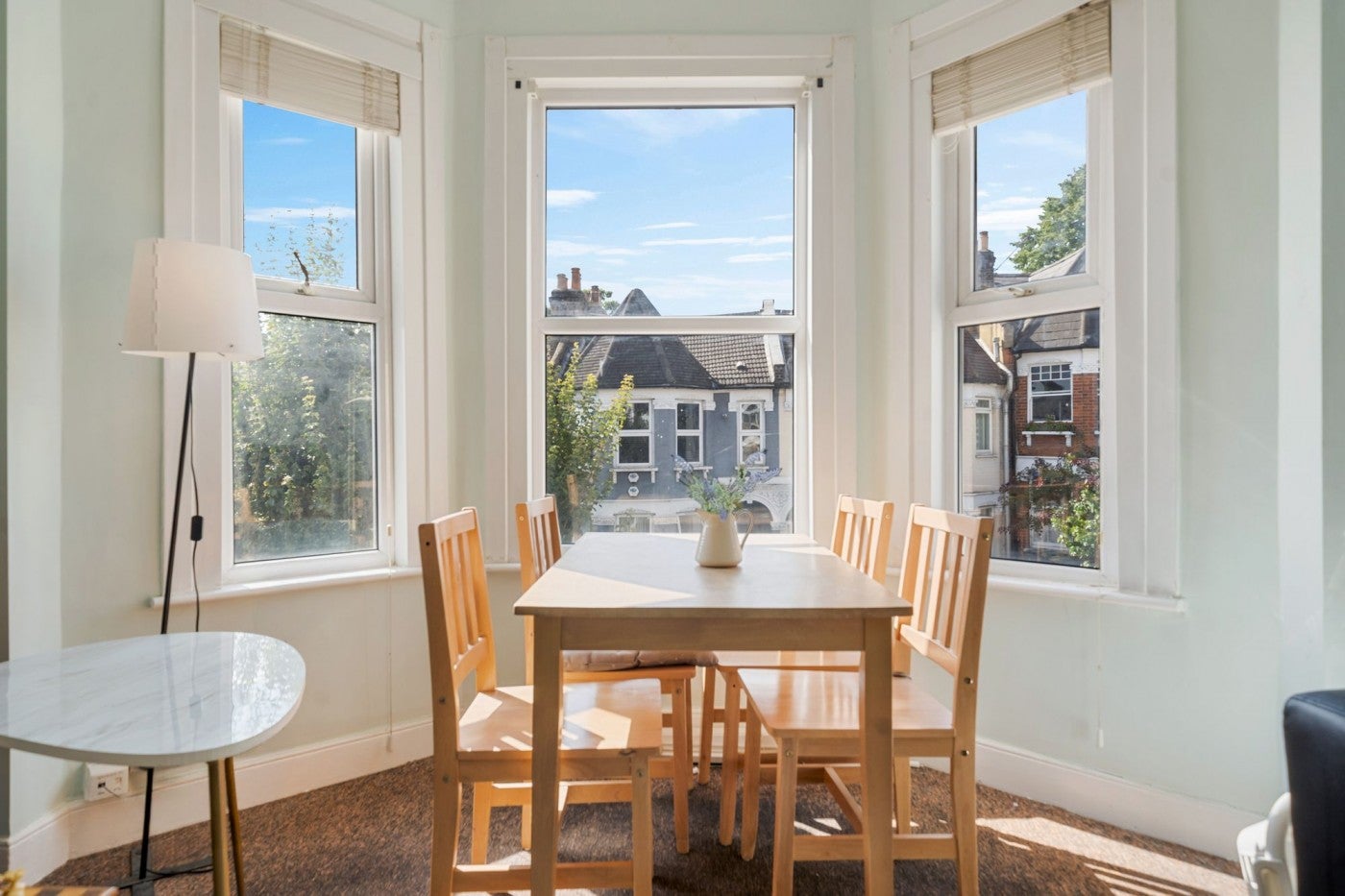 Flat Duckett Road in Greater London