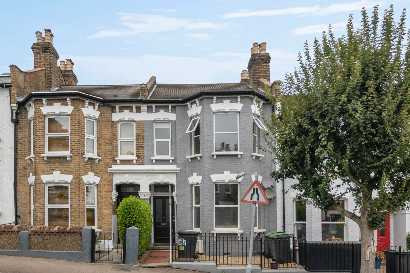 Flat Duckett Road in Greater London