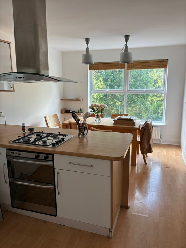 Room Gondar Gardens in Greater London