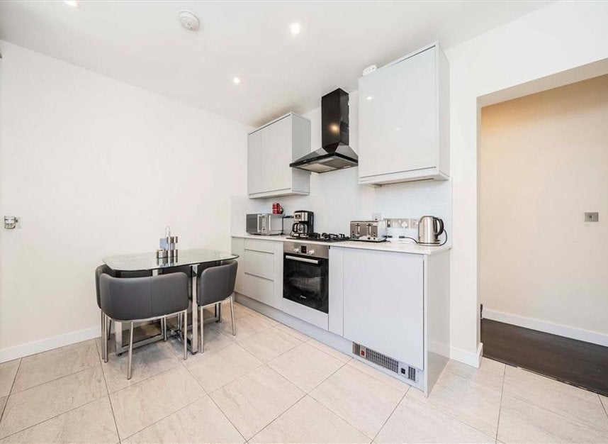 Flat Abbey Street in Greater London