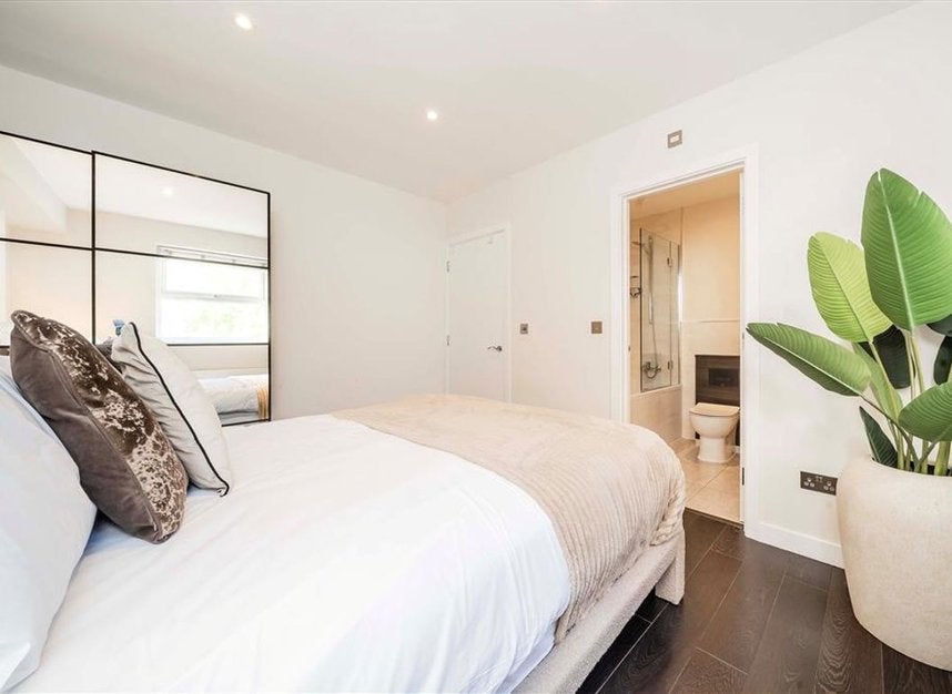 Flat Abbey Street in Greater London