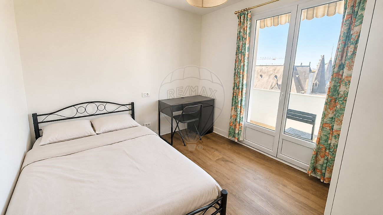 Chambre Cours du Médoc à Bordeaux