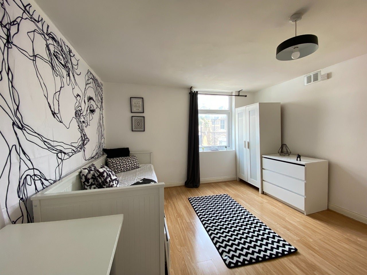 Flat Humberstone Gate in Leicester
