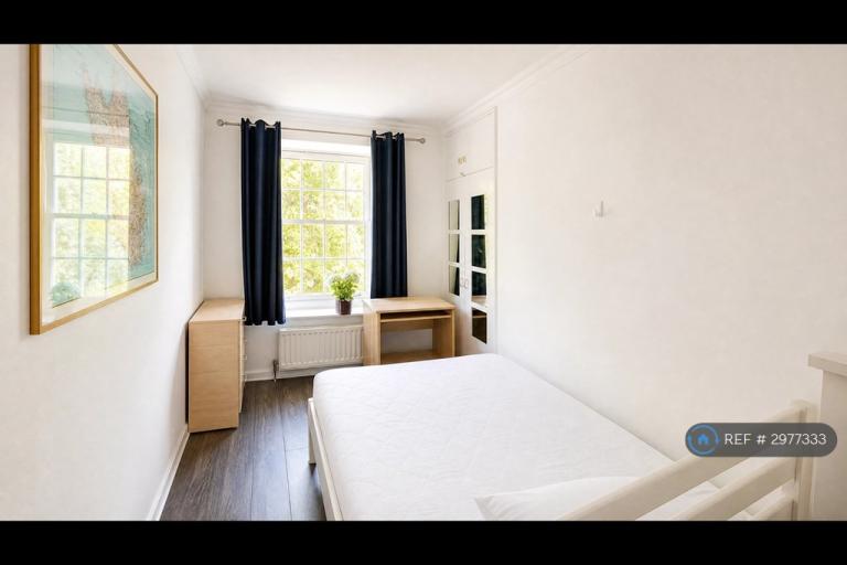 Room Wickham Street in Greater London