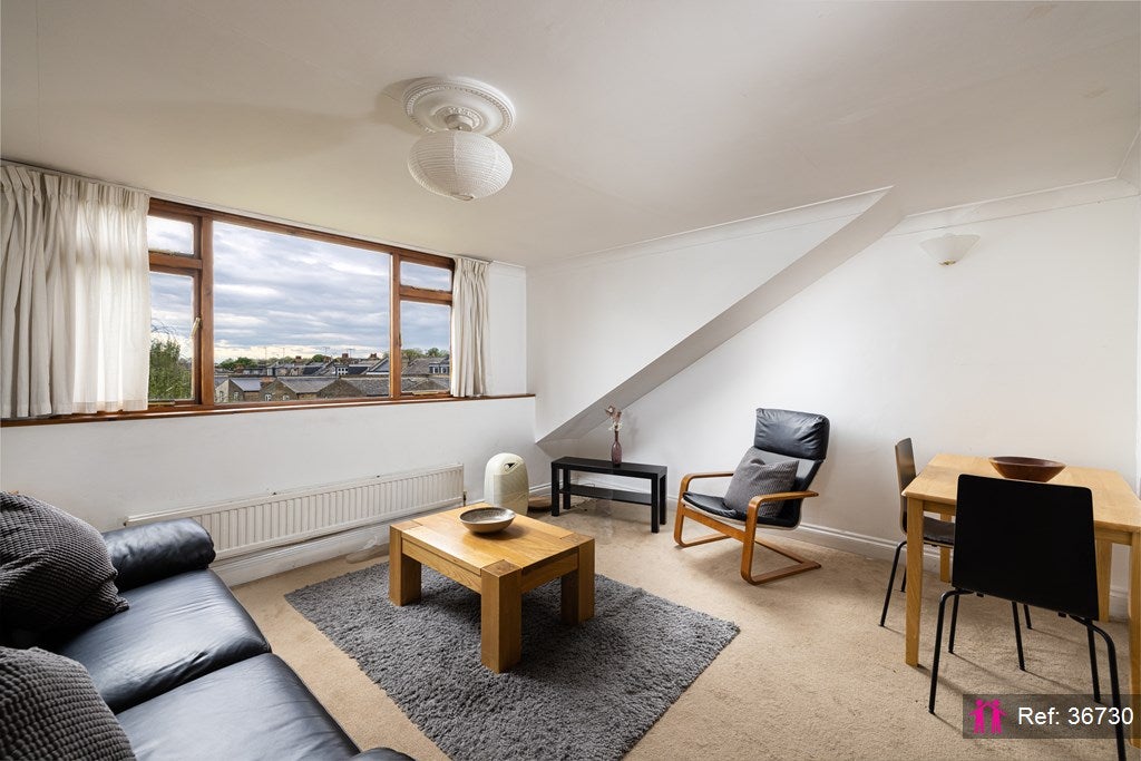 Flat Hazelmere Road in Greater London