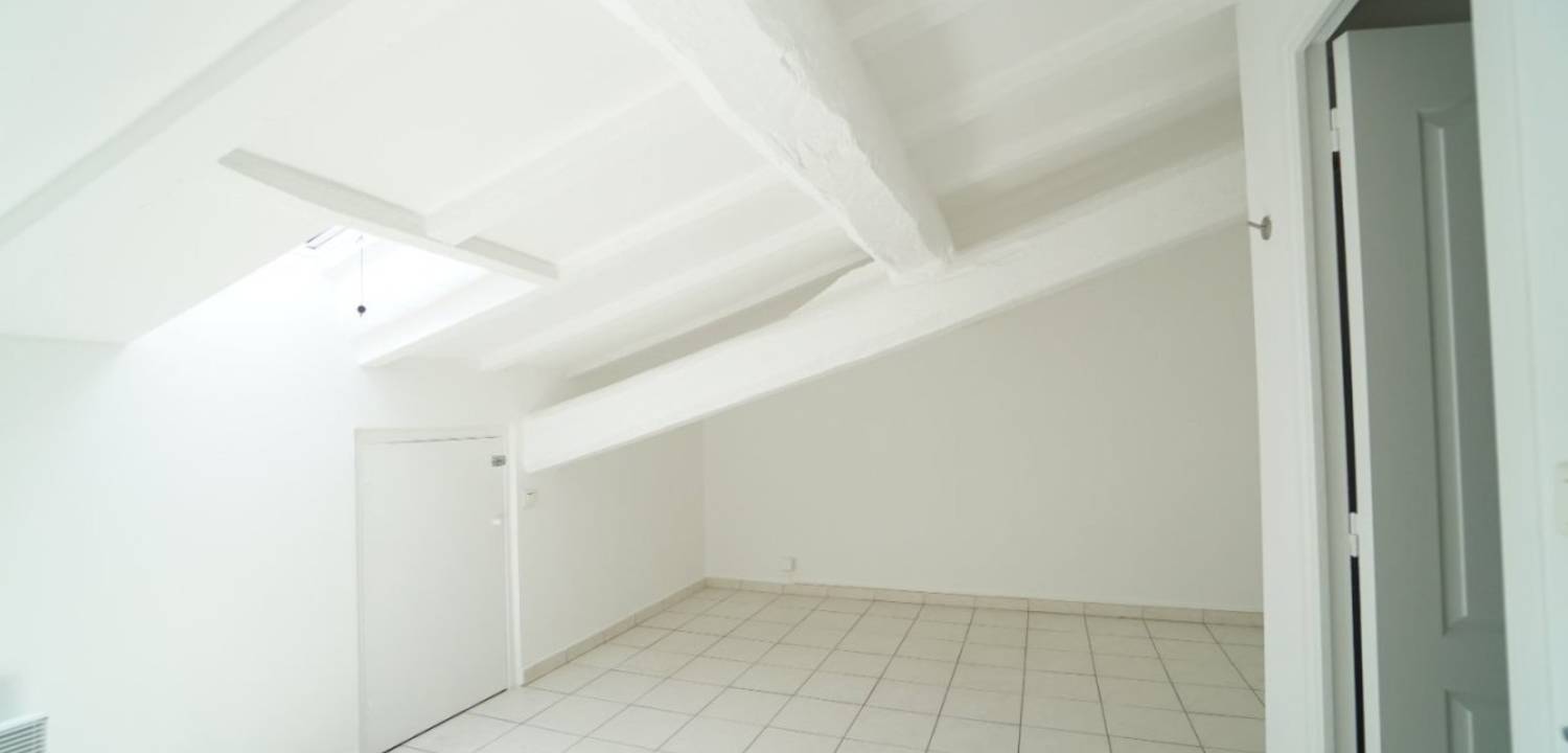 Appartement Place de l'Ile de Beauté à Nice