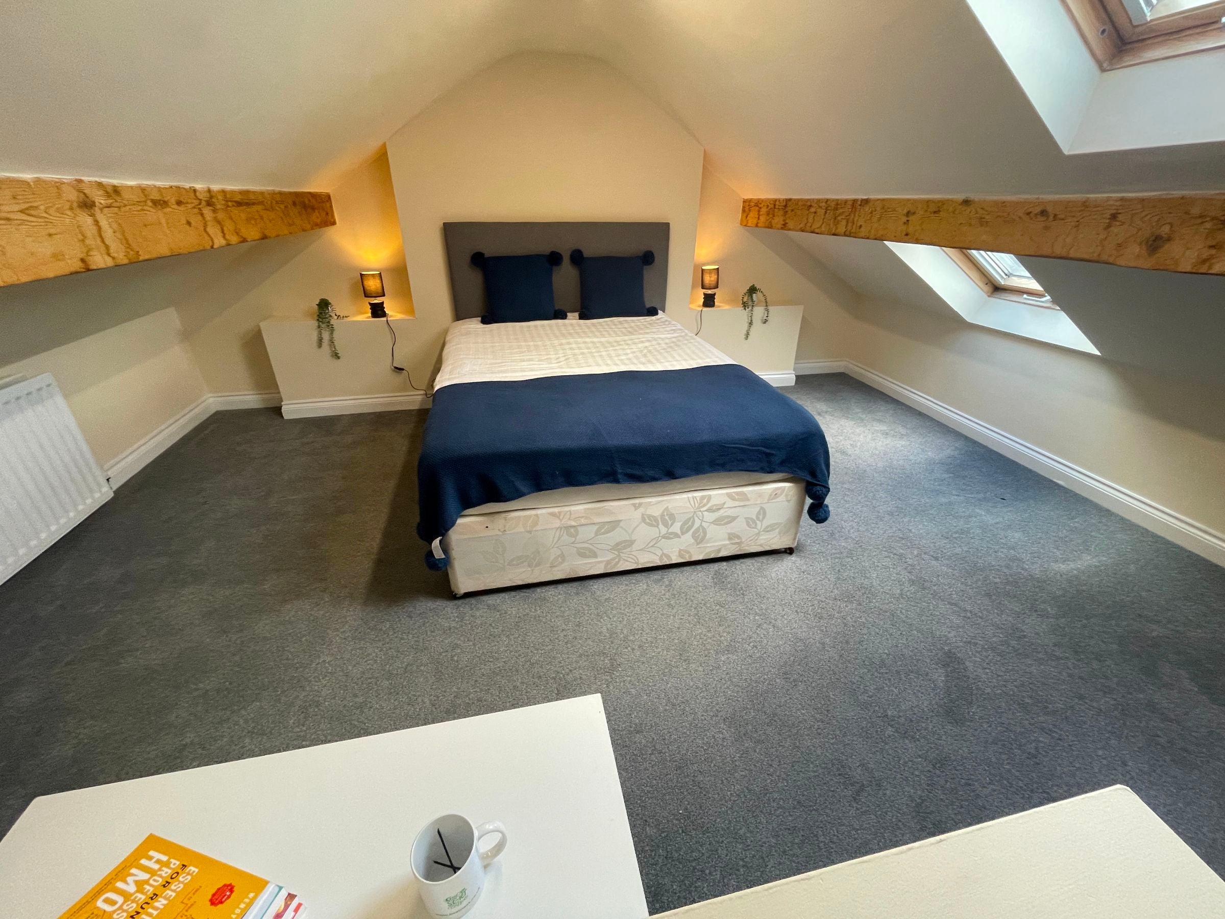 Room Derrington Avenue in Crewe
