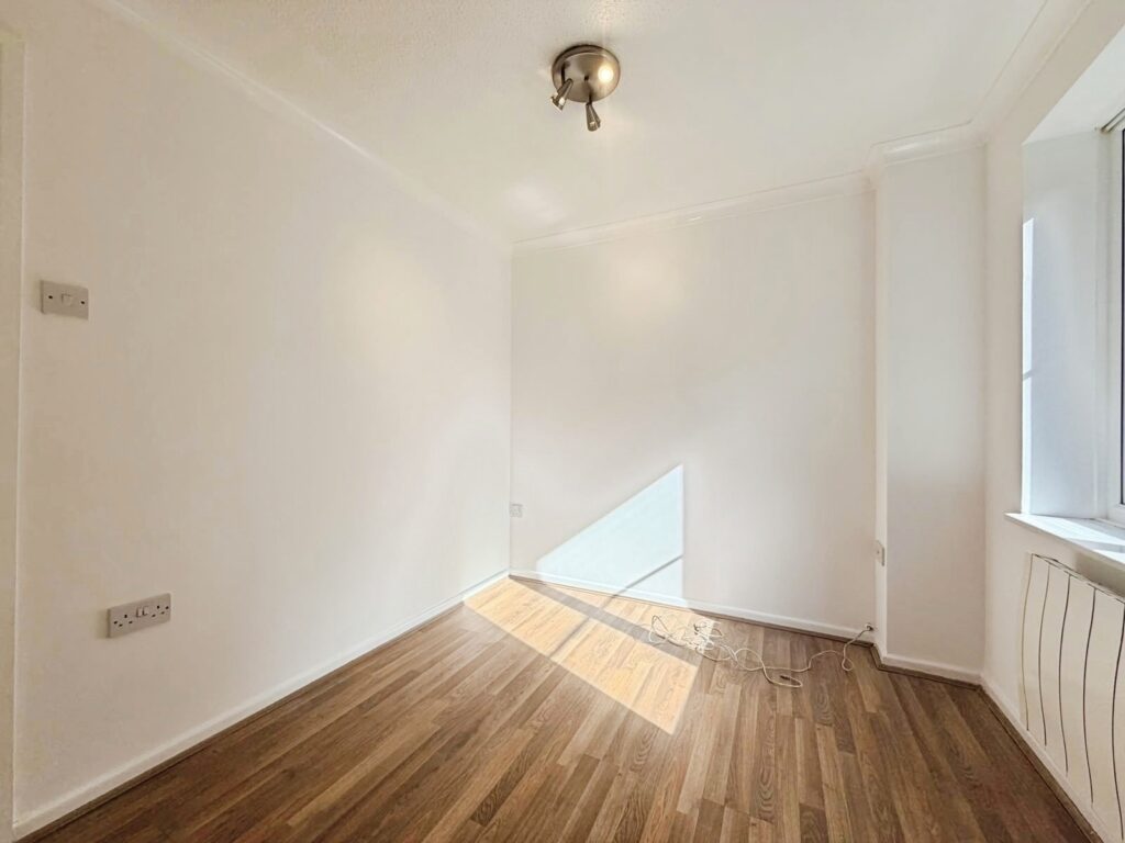 Flat Gander Drive in Basingstoke and Deane