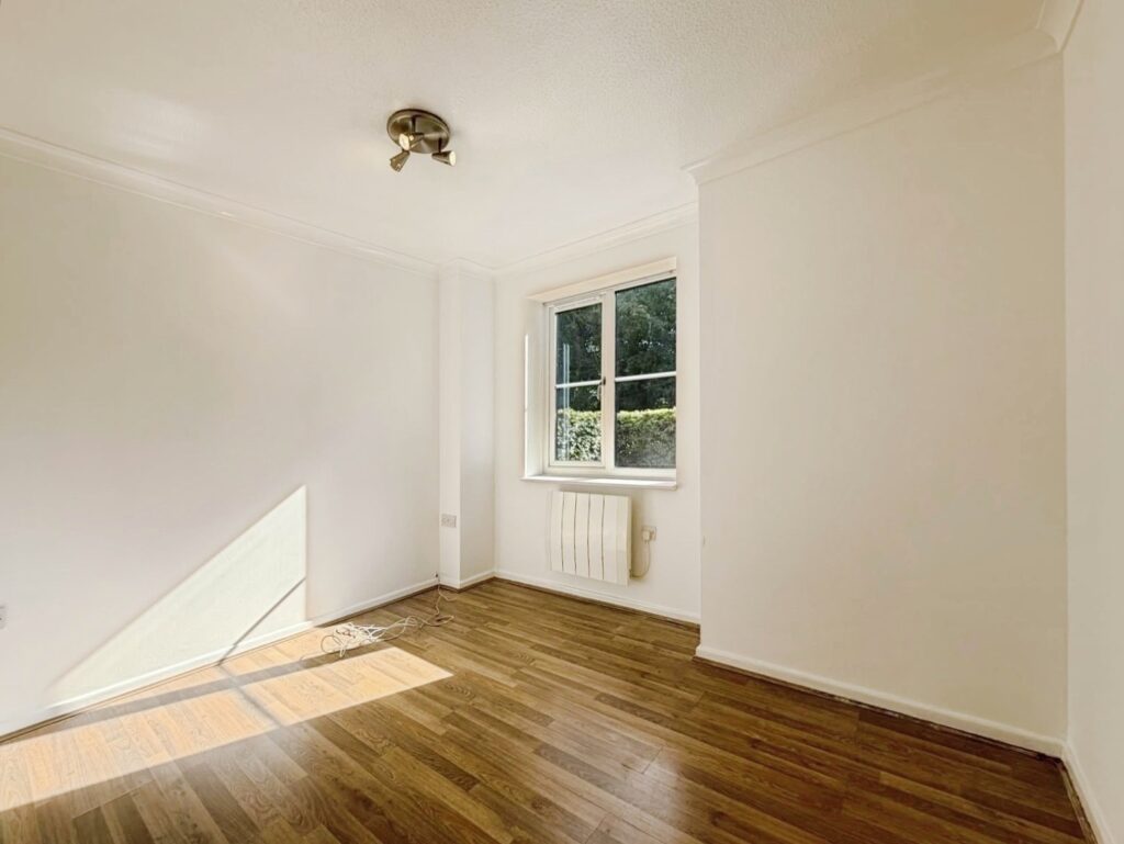 Flat Gander Drive in Basingstoke and Deane