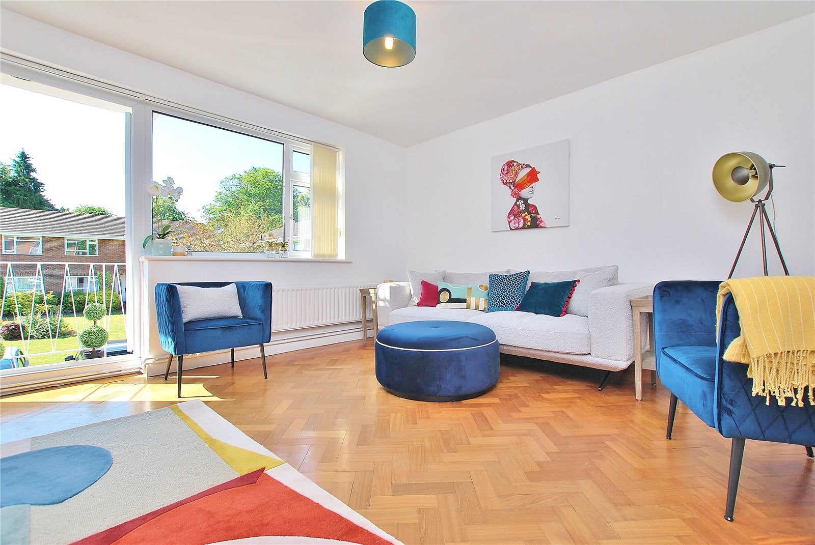 Flat Lower Edgeborough Road in Guildford