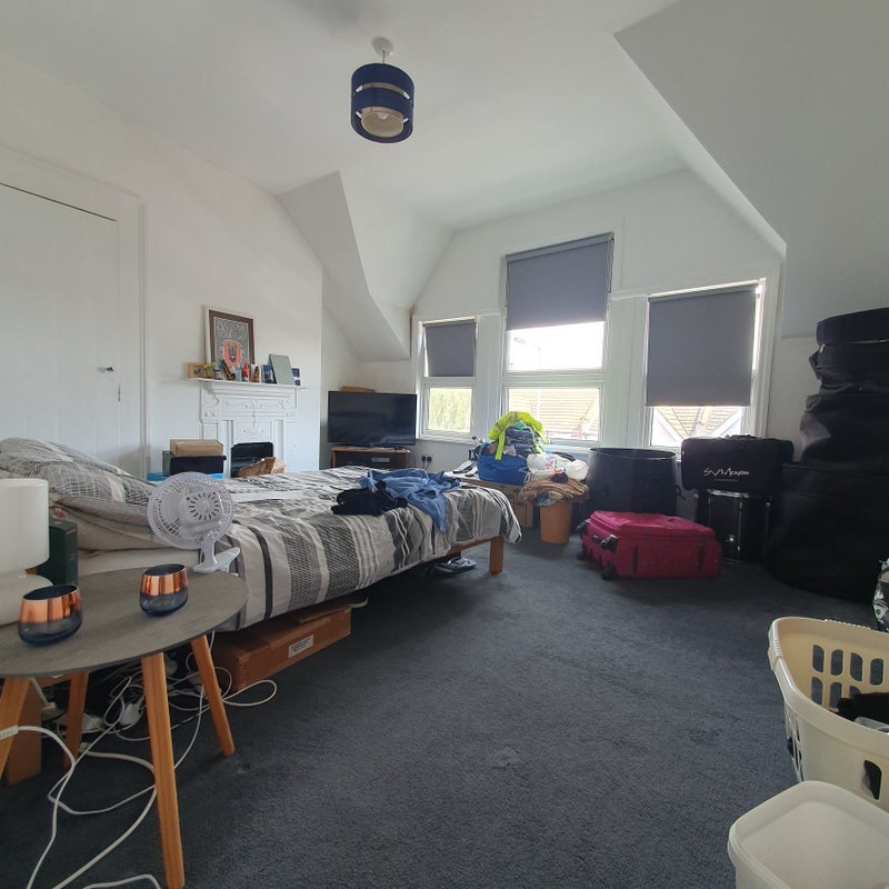 Room Grove Green Road in Greater London