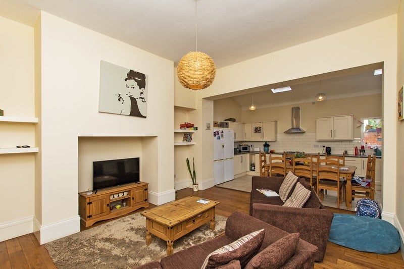 Room Southwood Road in Liverpool