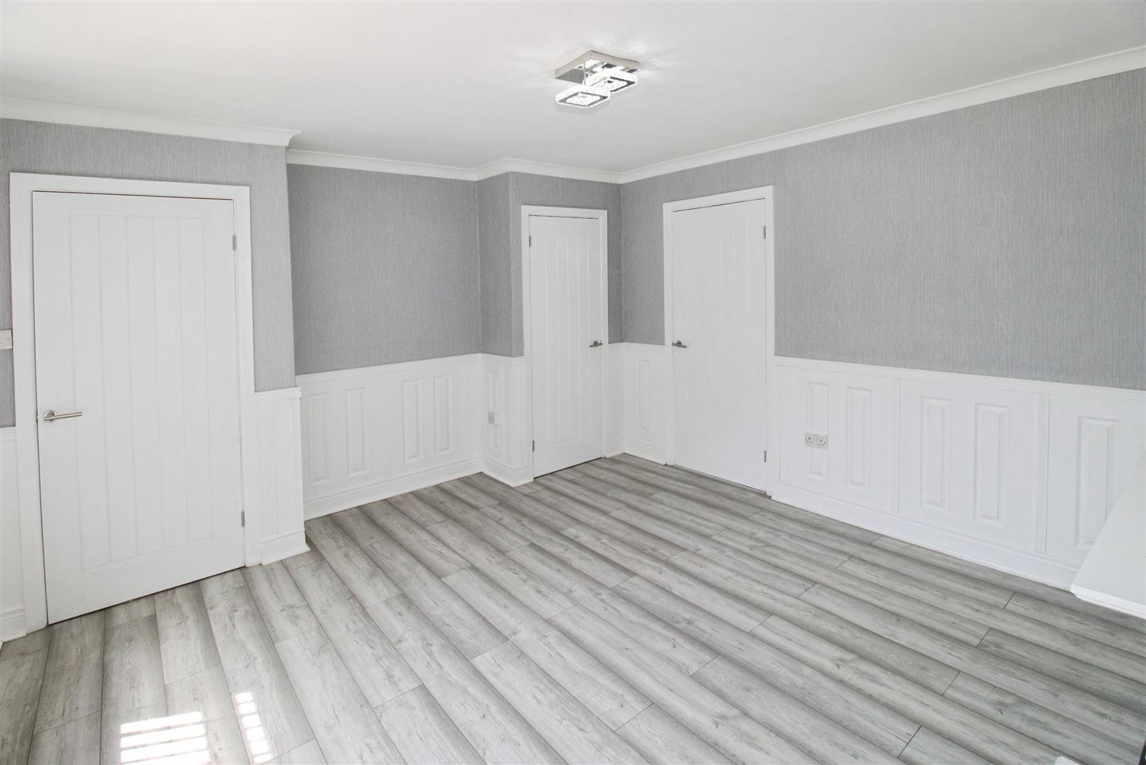 House Damon Avenue in Bradford