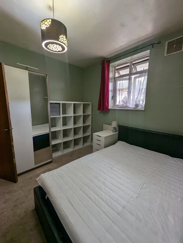 Room Mornington Avenue in Greater London