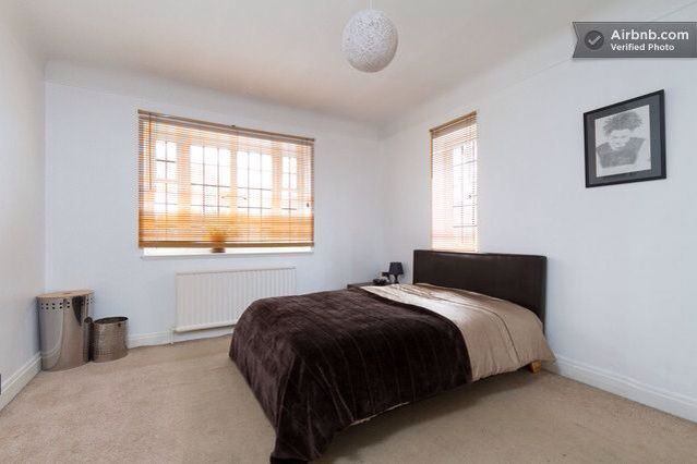 Room Thornton Road in Greater London
