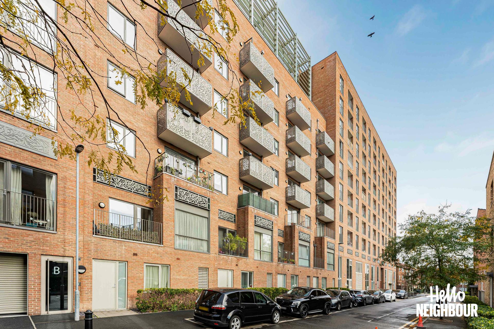 Flat Newham Way in Greater London