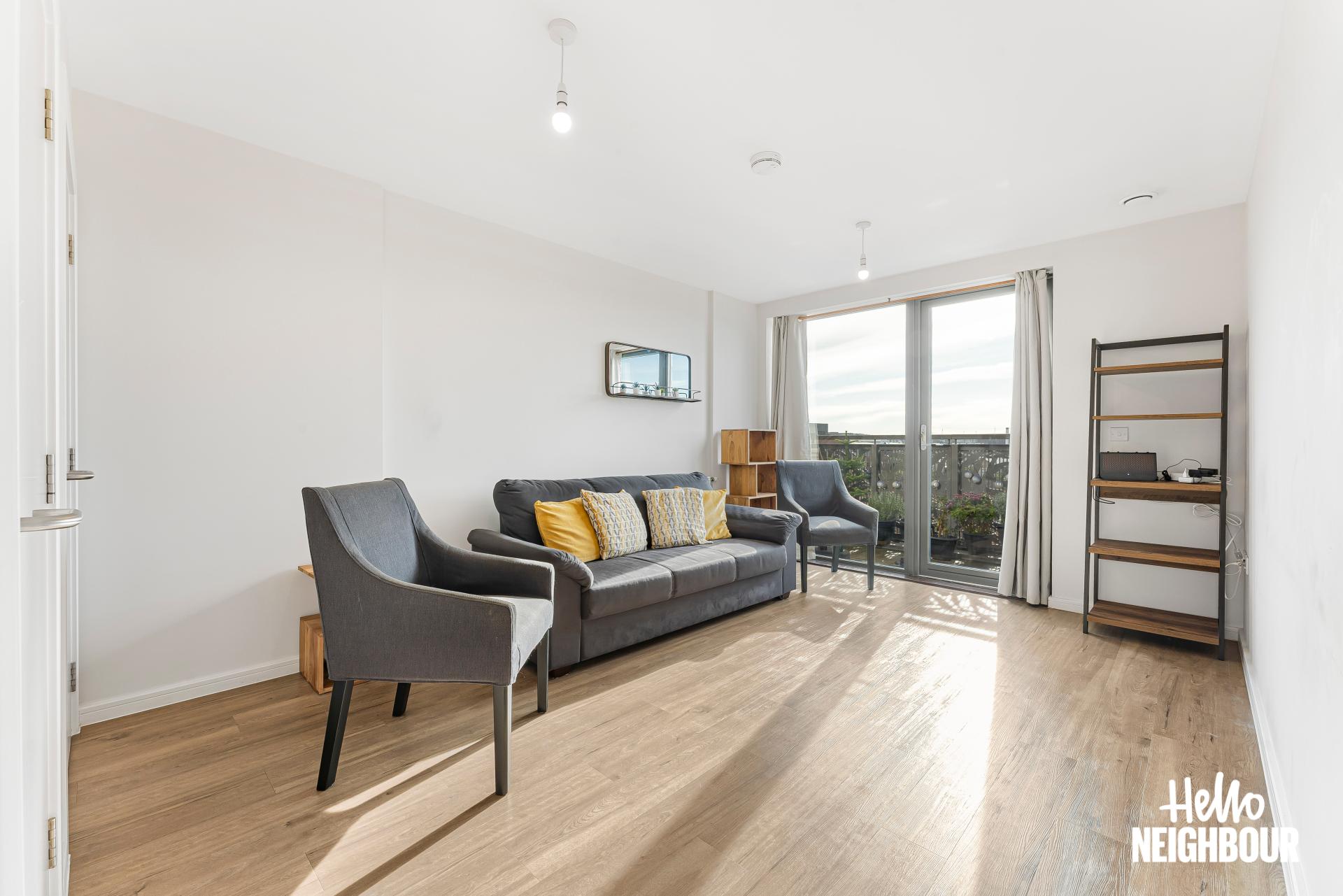 Flat Newham Way in Greater London