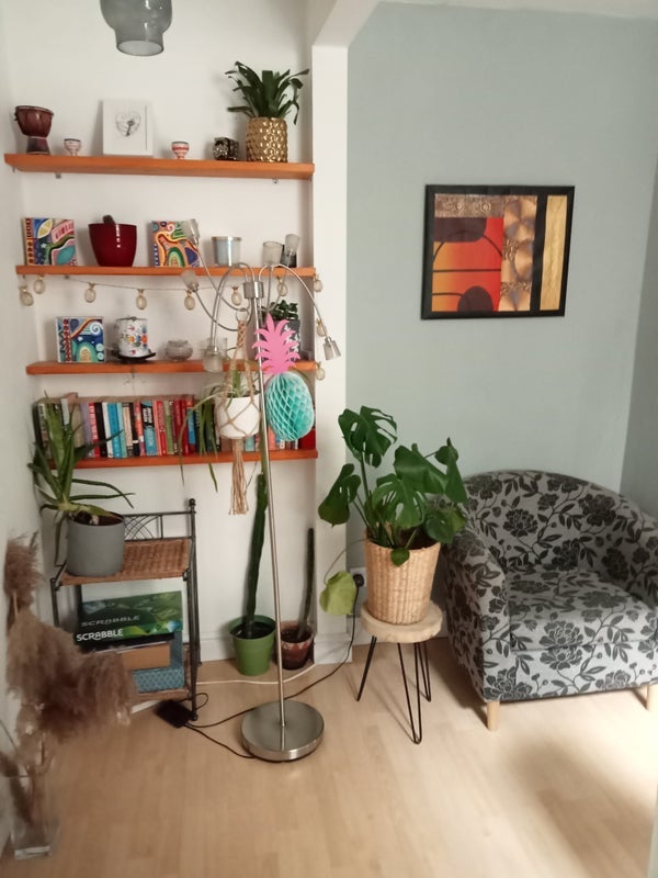 Room Ling Road in Greater London