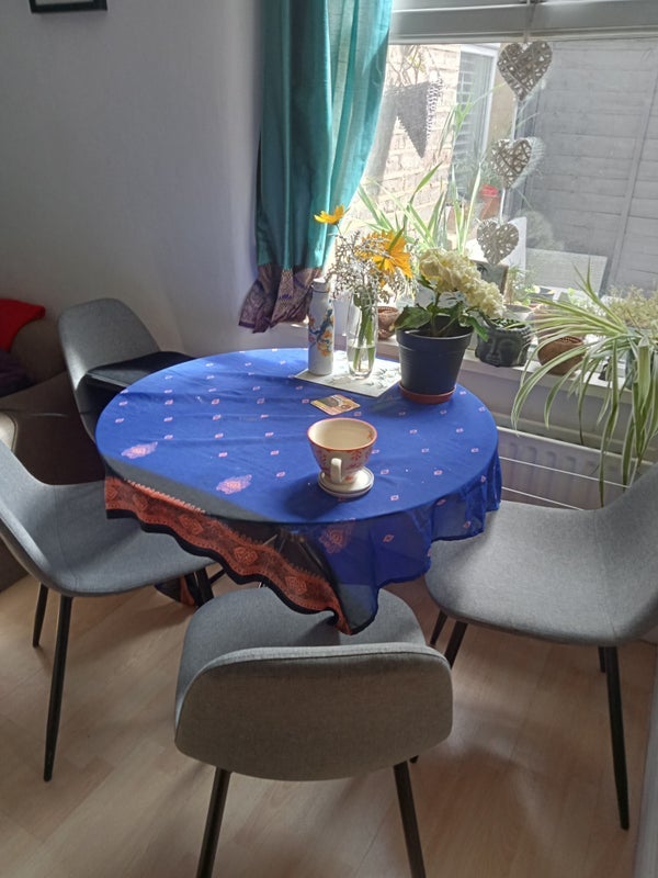 Room Ling Road in Greater London