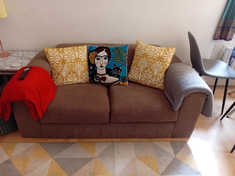 Room Ling Road in Greater London
