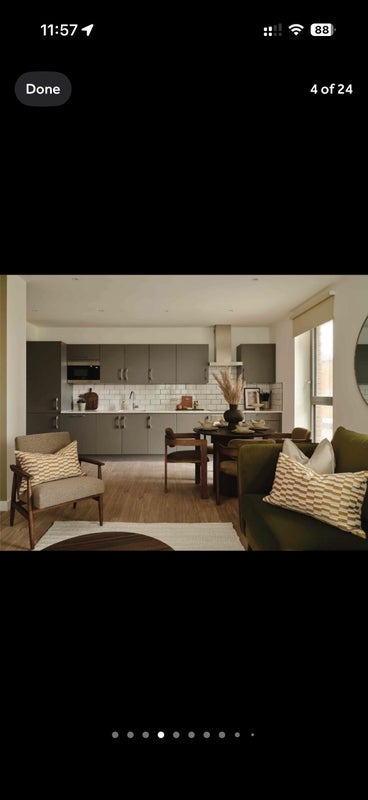 Flat Weaver Walk in Greater London