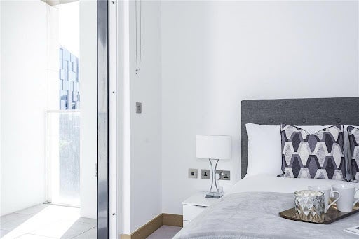 Flat Hermitage Street in City of Westminster