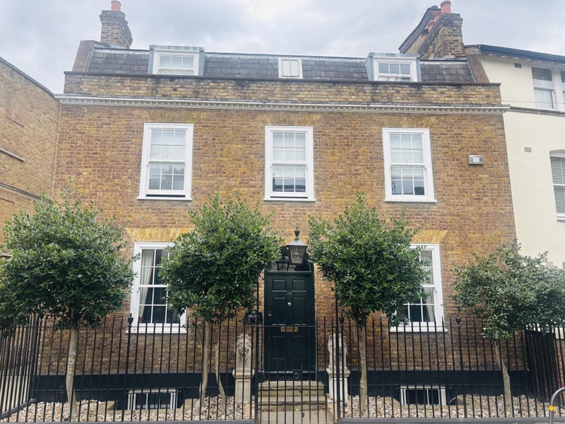Room Burlington Road in Greater London
