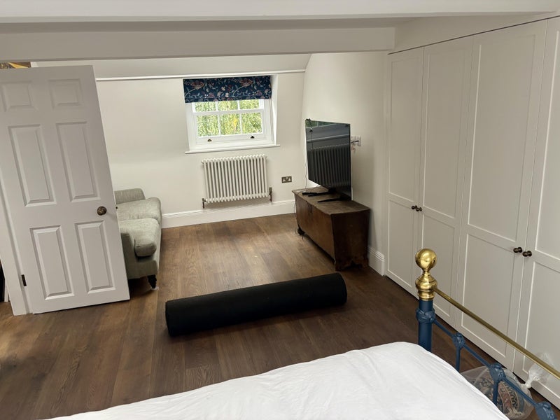 Room Burlington Road in Greater London