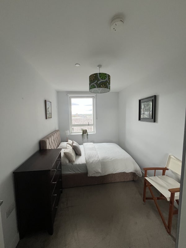 Room Sayer Street in Greater London
